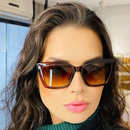 Óculos de Sol Feminino Moderno UV400 Estiloso para Praia e Dia a Dia